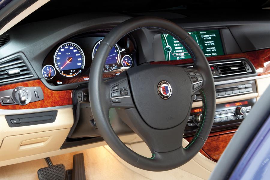 Панель приборов Alpina B5 Bi-Turbo Limousine (F10) 2010 года  (фото 21 из 37)